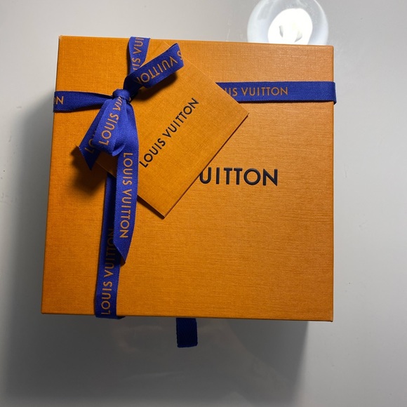 Louis Vuitton Monogram Canvas iPhone X Folio Case - Picture 8 of 9